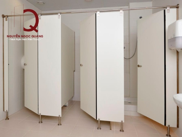 vách ngăn vệ sinh cho trường học