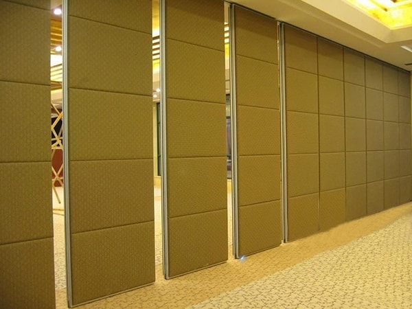 vách ngăn di động bằng kính