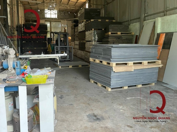 mua tấm vách ngăn nhà vệ sinh giá rẻ