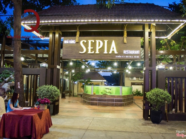 nhà hàng SEPIA thay đổi vách ngăn nhà vệ sinh